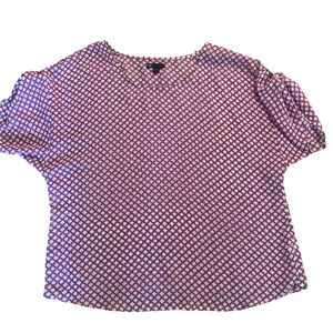 GAP WOMEN'S PURPLE/WHITE GEOMETRIC PRINT SHORT ROLL-TAB SLEEVE BLOUSE LARGE-EUC